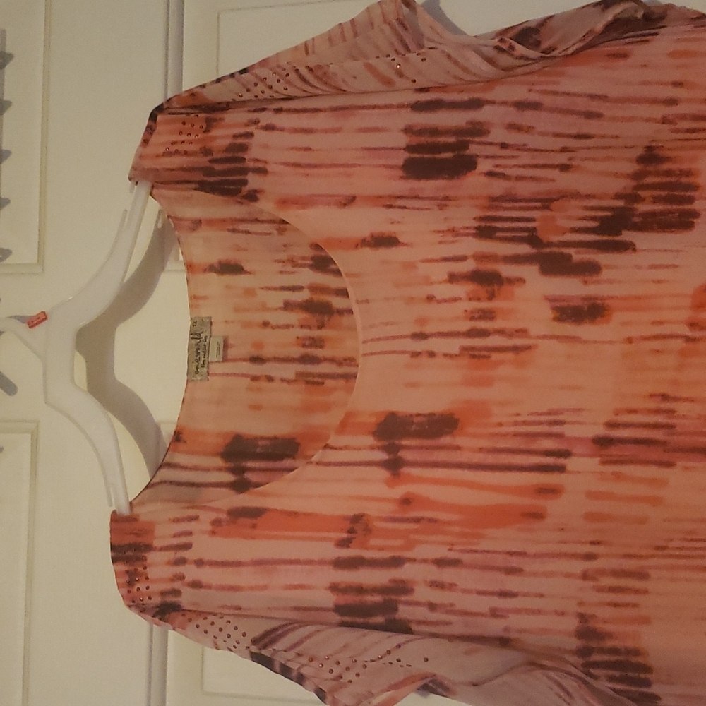 Pink Dressy top with pink studs at shoulder - Picture 2 of 6